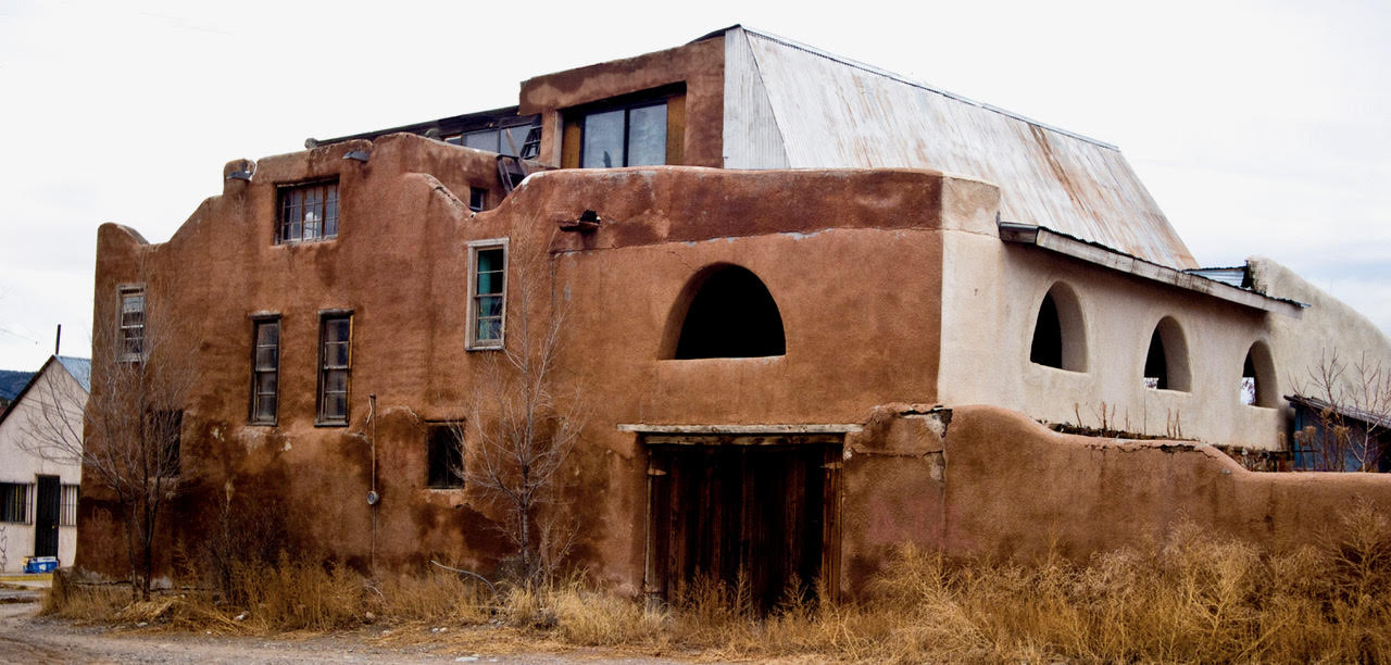 Dixon, NM Adobe building